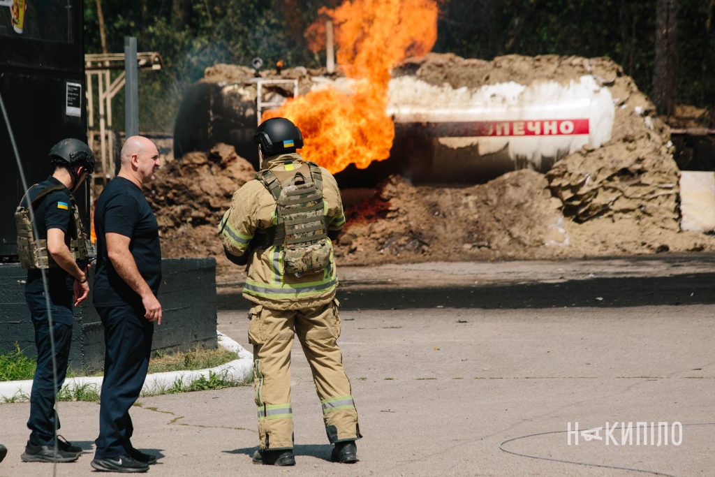 Ще одна АЗС у Харкові опинилася під російським ударом. Фоторепортаж Ще одна АЗС у Харкові опинилася під російським ударом. Фоторепортаж