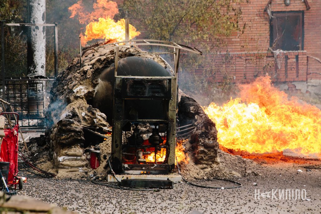 Ще одна АЗС у Харкові опинилася під російським ударом. Фоторепортаж Ще одна АЗС у Харкові опинилася під російським ударом. Фоторепортаж
