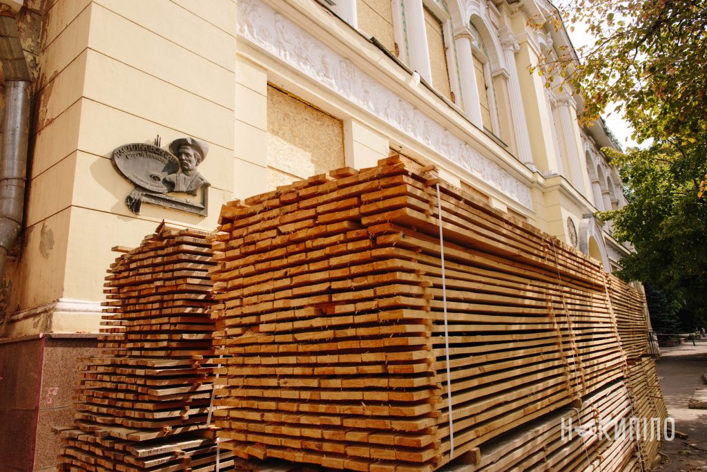 В якому стані Харківський художній музей після удару рф У Харківському художньому музеї завершили аварійні роботи після російського удару
Фото Павло Пахоменко