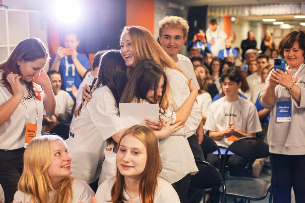 Стартує новий сезон програми UActive для українських підлітків Стартує новий сезон програми UActive для українських підлітків
