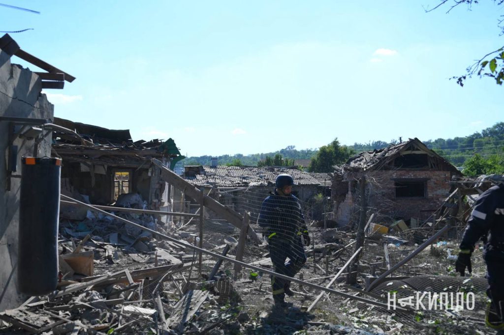 Дві загиблі, ще 26 постраждалих: обстріл Харкова КАБами Дві загиблі, ще 26 постраждалих: обстріл Харкова КАБами