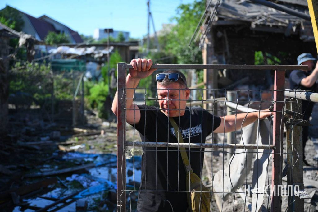 Дві загиблі, ще 26 постраждалих: обстріл Харкова КАБами Дві загиблі, ще 26 постраждалих: обстріл Харкова КАБами