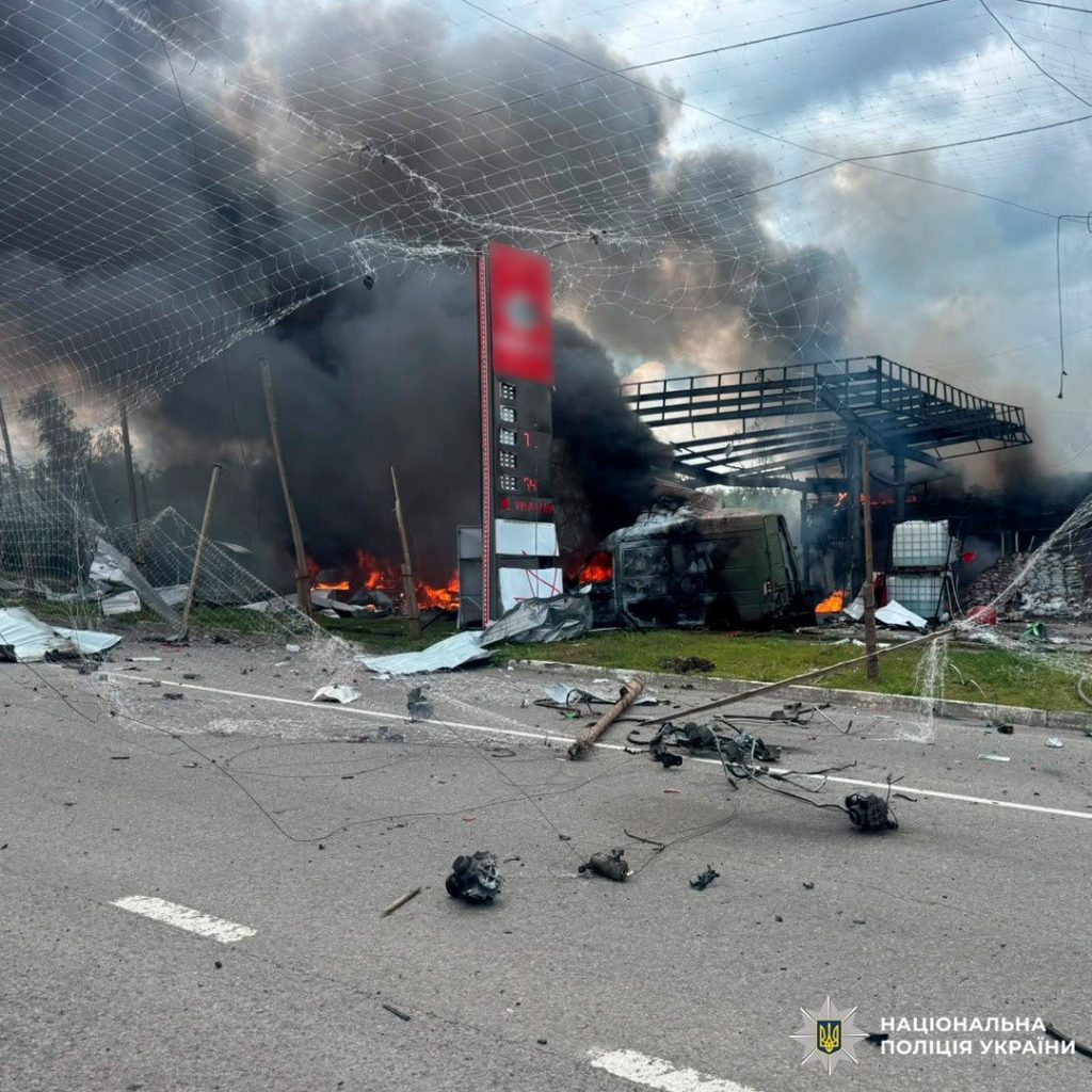 Троє людей загинули, ще 17 постраждали на Харківщині через росіян Троє людей загинули, ще 17 постраждали на Харківщині через росіян