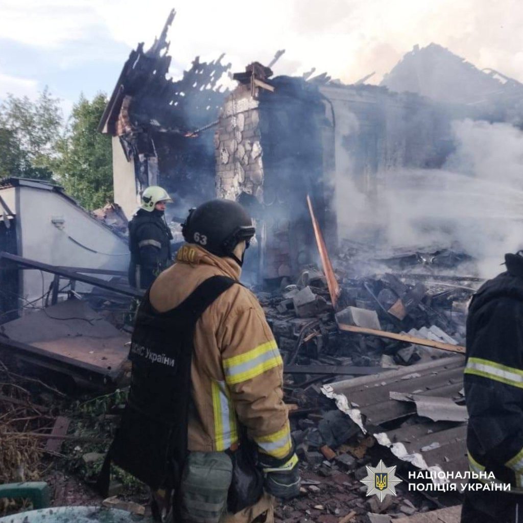 Минулої доби дві людини загинули, ще 16 постраждали: обстріли Харківщини Минулої доби дві людини загинули, ще 16 постраждали: обстріли Харківщини