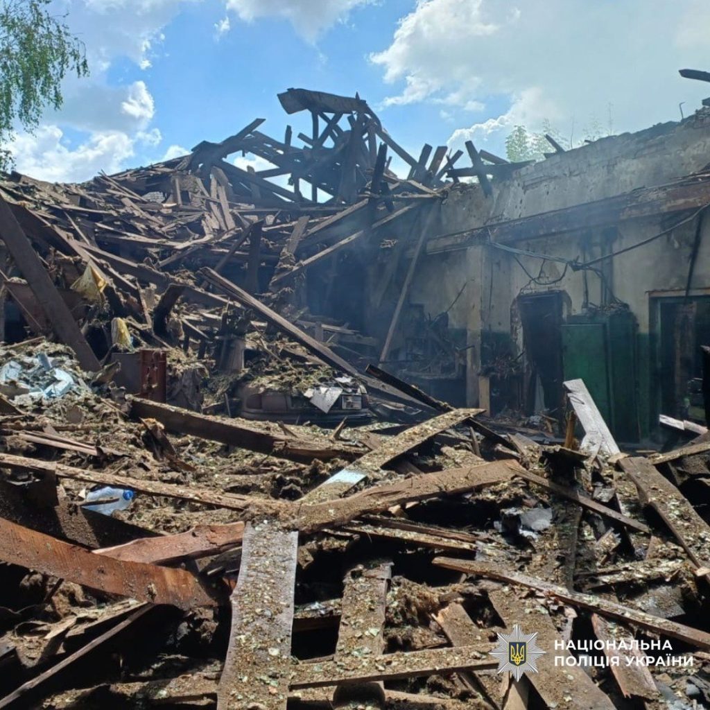Минулої доби дві людини загинули, ще 16 постраждали: обстріли Харківщини