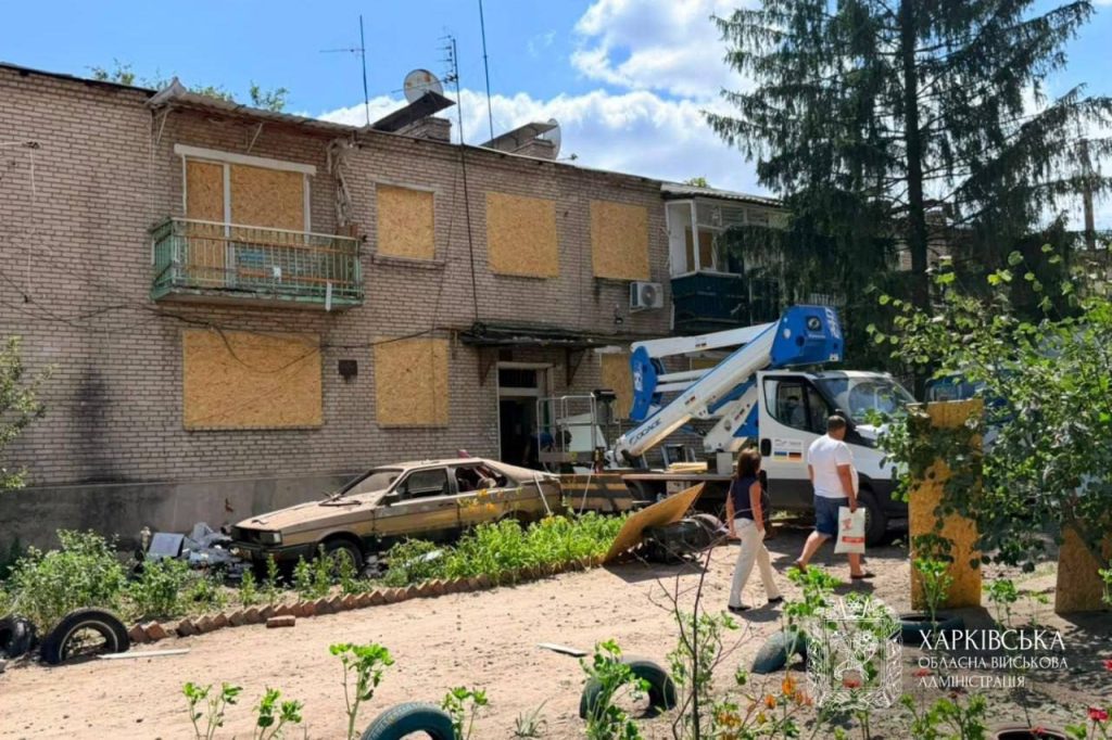 До 20 зросла кількість постраждалих в Ізюмі через удар БпЛА по будинку До 20 зросла кількість постраждалих в Ізюмі через удар БпЛА по будинку