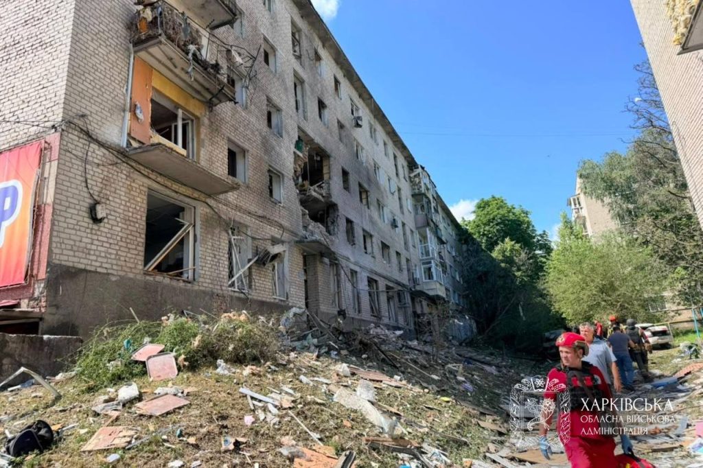 російський БпЛА атакував Ізюм: серед постраждалих однорічна дитина російський БпЛА атакував Ізюм: серед постраждалих однорічна дитина