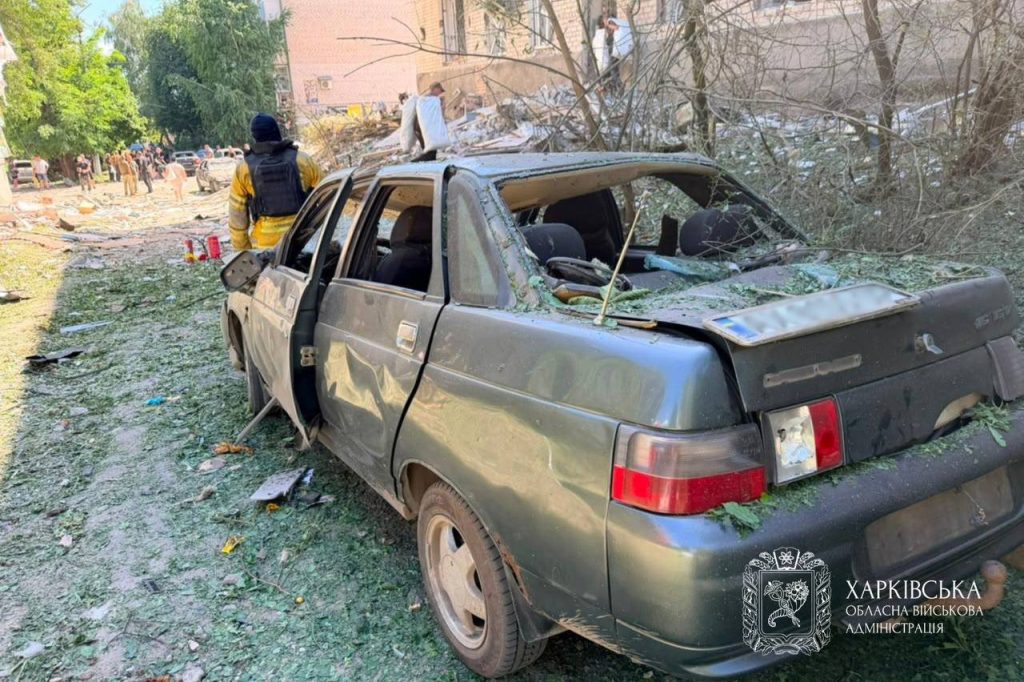 російський БпЛА атакував Ізюм: серед постраждалих однорічна дитина російський БпЛА атакував Ізюм: серед постраждалих однорічна дитина