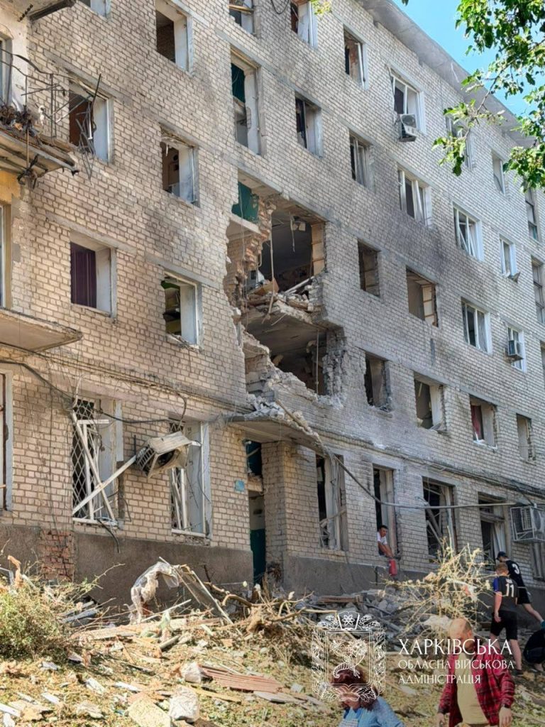 російський БпЛА атакував Ізюм: серед постраждалих однорічна дитина російський БпЛА атакував Ізюм: серед постраждалих однорічна дитина