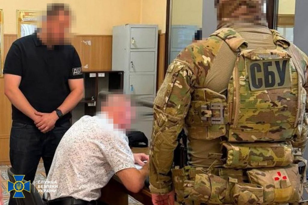 Голову суду на Харківщині підозрюють у хабарництві Голову суду на Харківщині підозрюють у хабарництві