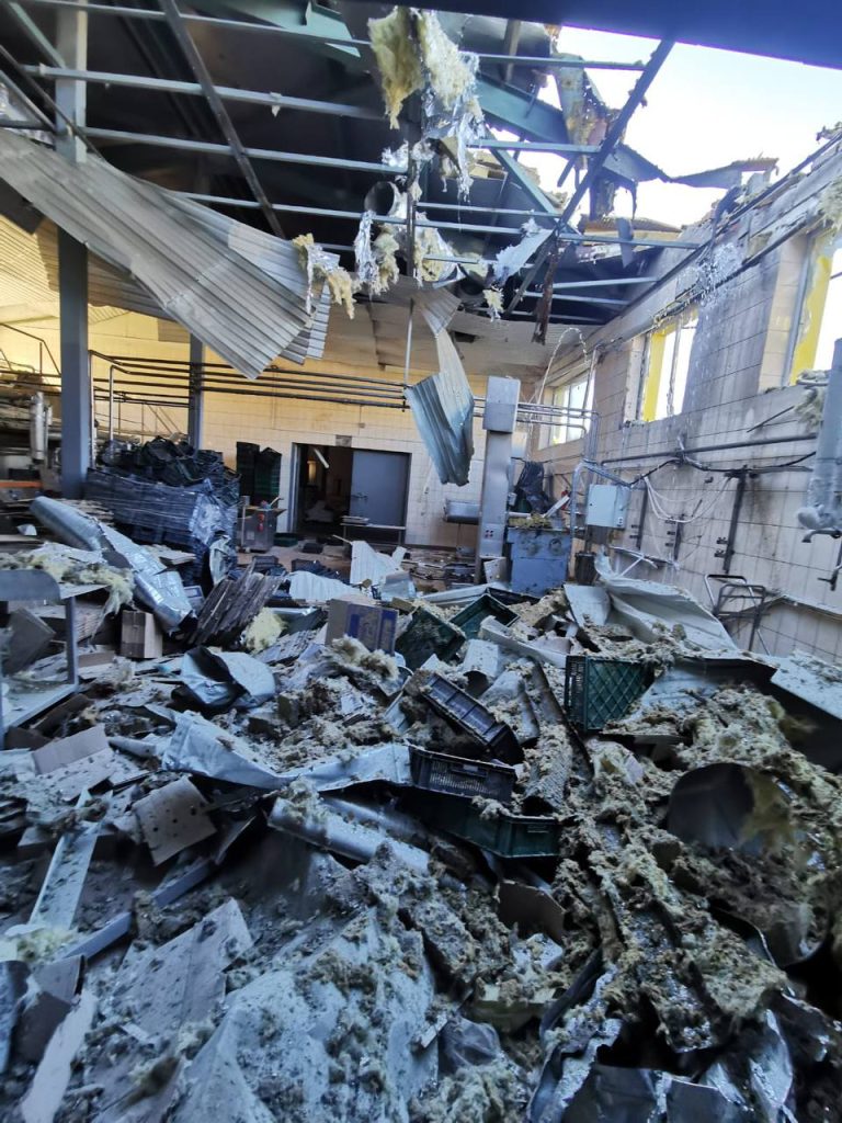 росіяни вкотре обстріляли «Богодухівський молокозавод» після чого він закрився росіяни вкотре обстріляли «Богодухівський молокозавод» після чого він закрився