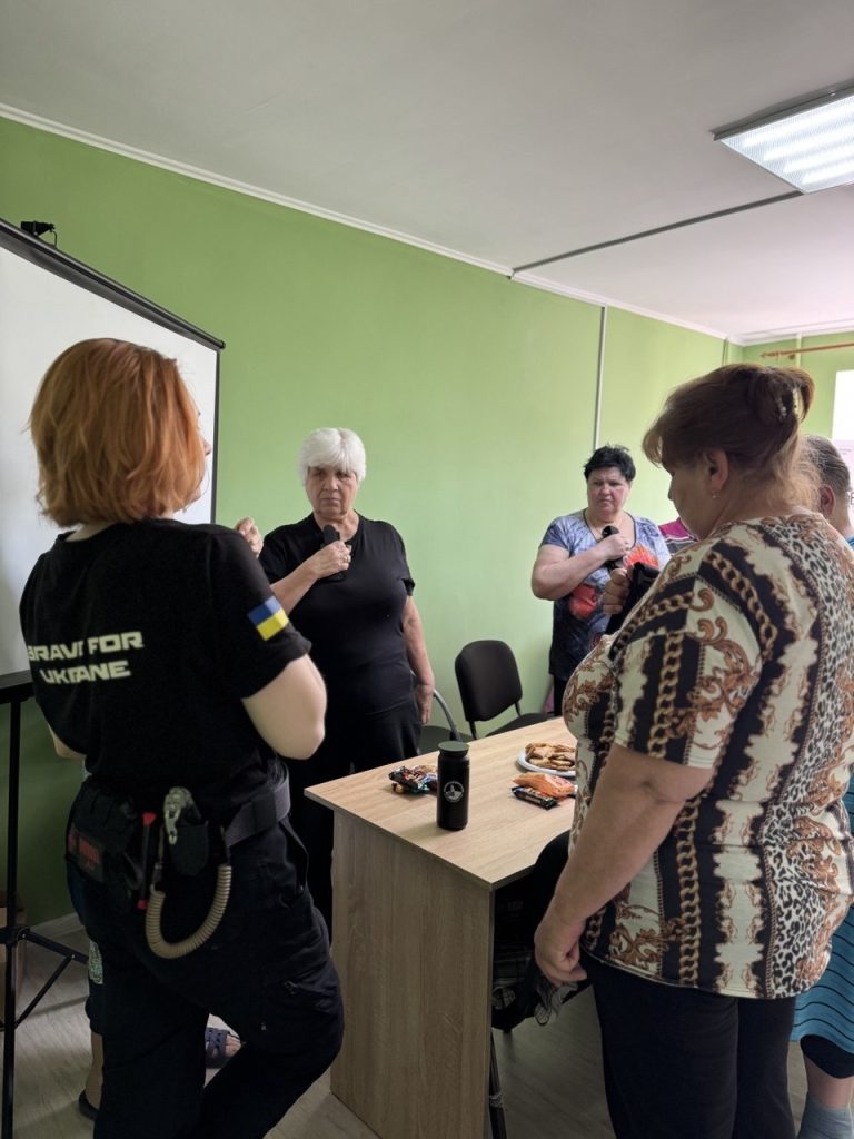 Як у Харкові мешканкам тимчасових прихистків допомагають будувати життя наново Як у Харкові мешканкам тимчасових прихистків допомагають будувати життя наново