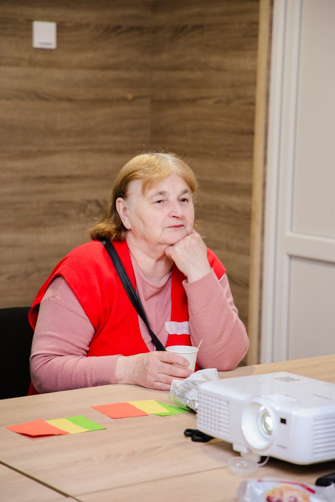 Як у Харкові мешканкам тимчасових прихистків допомагають будувати життя наново Як у Харкові мешканкам тимчасових прихистків допомагають будувати життя наново