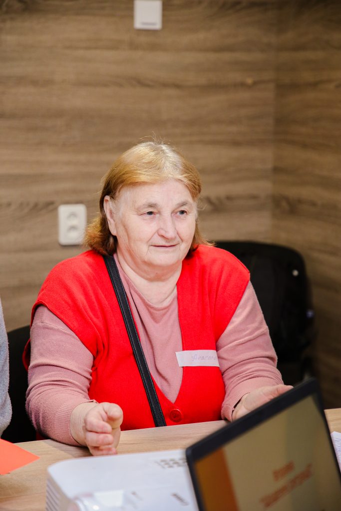Як у Харкові мешканкам тимчасових прихистків допомагають будувати життя наново Як у Харкові мешканкам тимчасових прихистків допомагають будувати життя наново