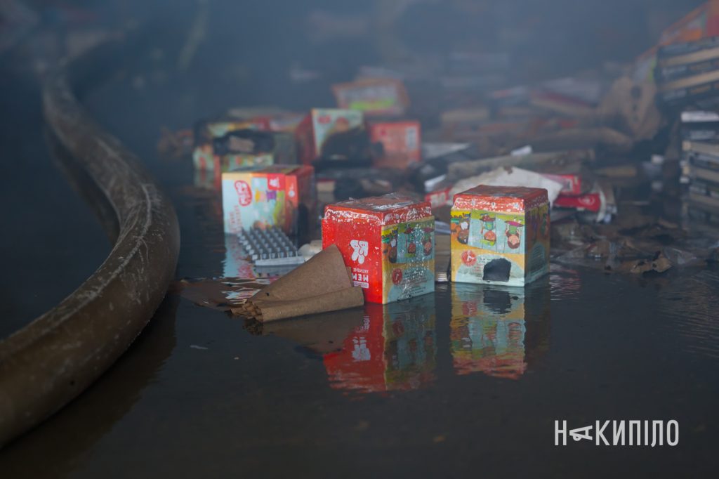 Пожежа на складі «Ранку»: у Харкові зберігалося пів мільйона підручників Пожежа на складі «Ранку»: у Харкові зберігалося пів мільйона підручників