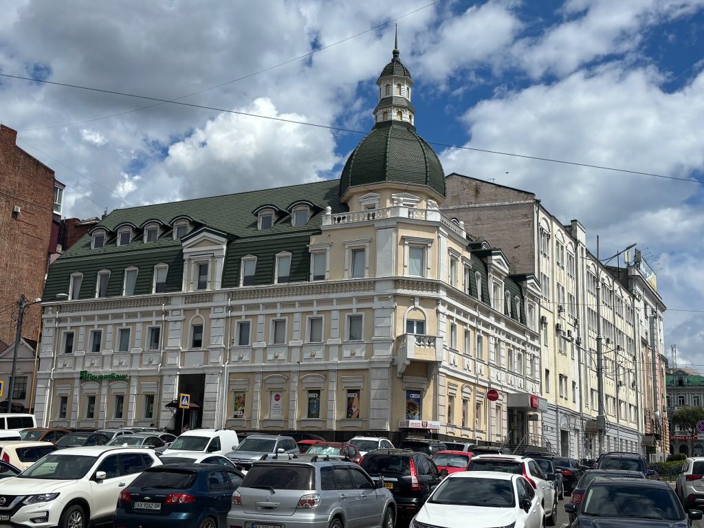 Віктор Дворніков: «Чим більше ми зберігаємо історичного середовища, тим більше ми будемо не схожі на інші міста України і світу» Віктор Дворніков: «Чим більше ми зберігаємо історичного середовища, тим більше ми будемо не схожі на інші міста України і світу»