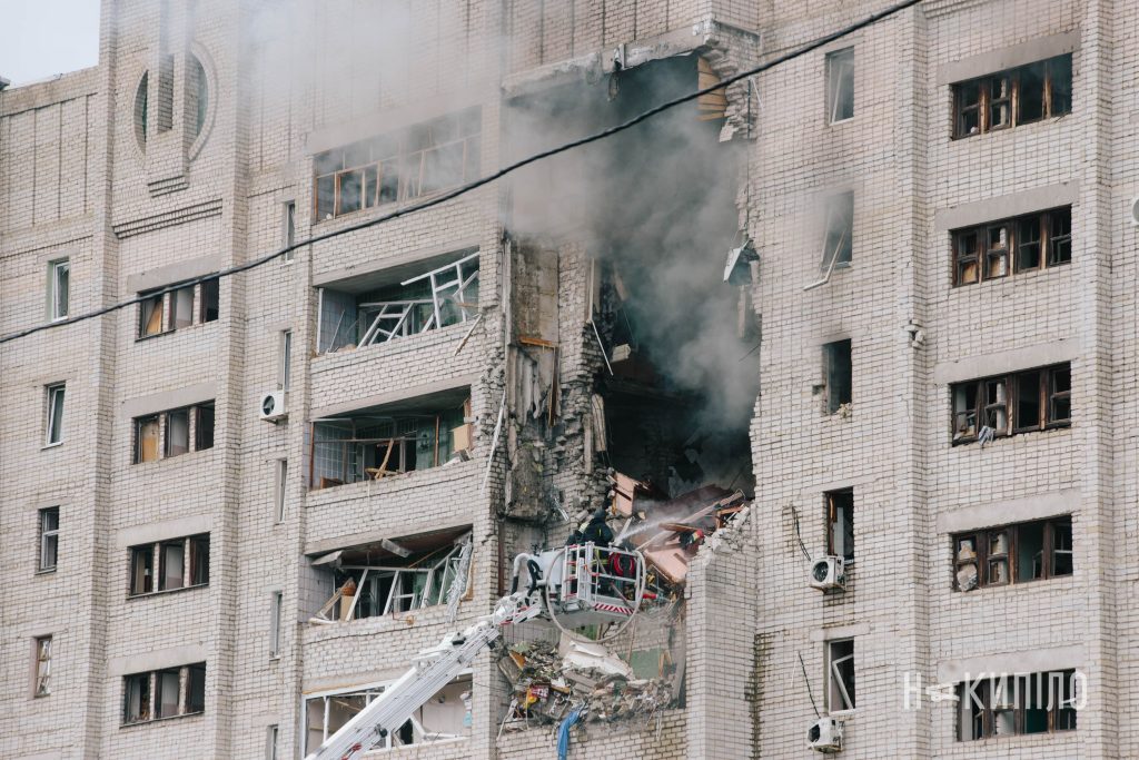 Двоє загиблих і 13 постраждалих: наслідки удару по Харкову. Фоторепортаж