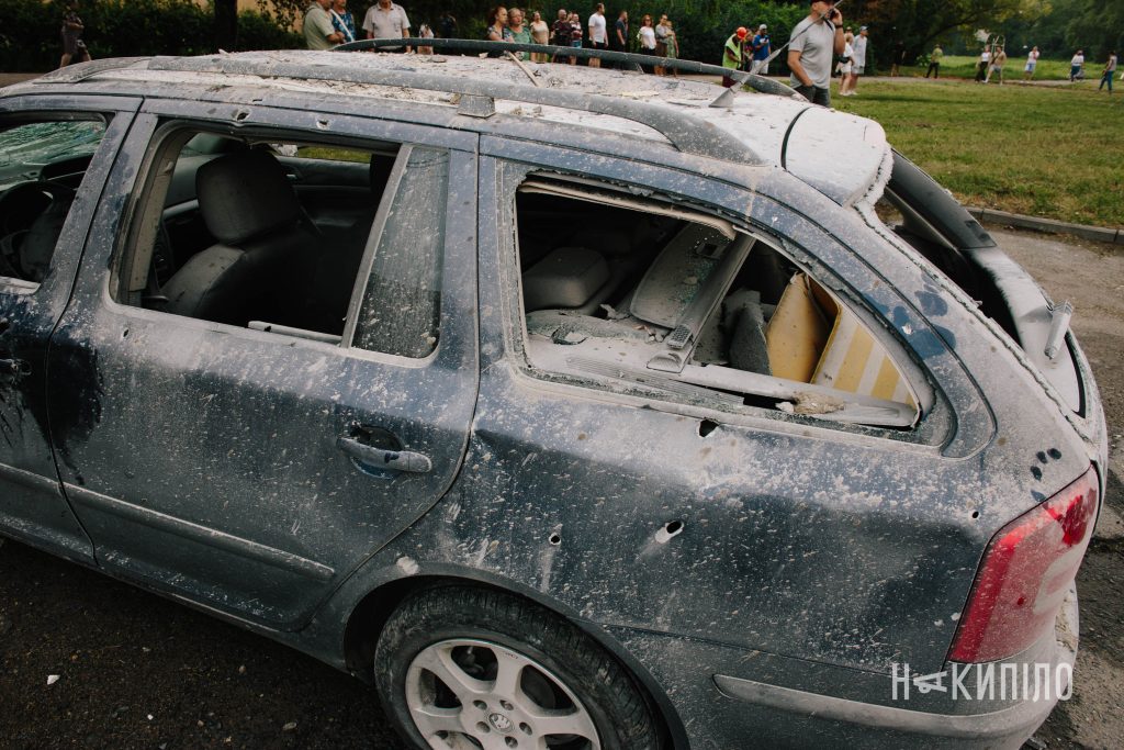 Двоє загиблих і 13 постраждалих: наслідки удару по Харкову. Фоторепортаж Двоє загиблих і 13 постраждалих: наслідки удару по Харкову. Фоторепортаж