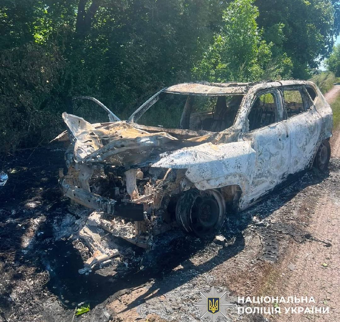 Обстріляна автівка росіянами