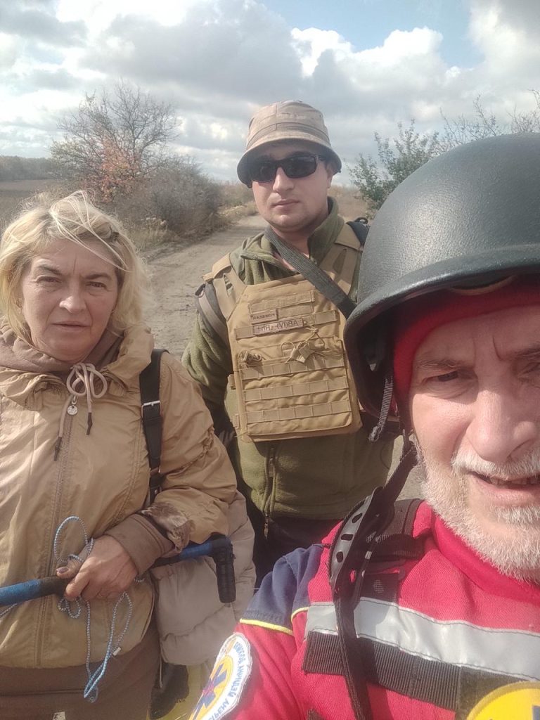 Там, де триває евакуація. Як медики підтримують життя на Купʼянщині Там, де триває евакуація. Як медики підтримують життя на Купʼянщині