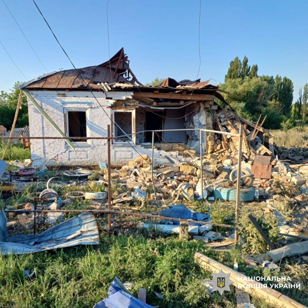 Загинула жінка та дев'ятеро людей постраждали: обстріли Харківщини Загинула жінка та дев'ятеро людей постраждали: обстріли Харківщини