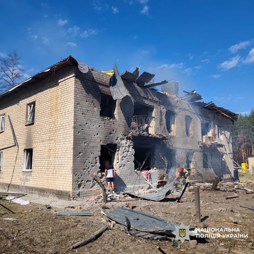 Загинула жінка та дев'ятеро людей постраждали: обстріли Харківщини Загинула жінка та дев'ятеро людей постраждали: обстріли Харківщини