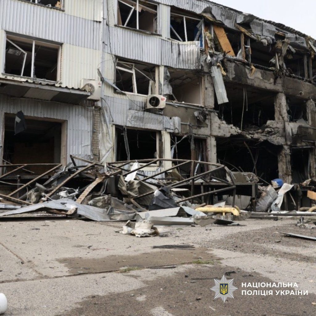 Загинув чоловік та 46 людей постраждали: обстріли Харківщини минулої доби Загинув чоловік та 46 людей постраждали: обстріли Харківщини минулої доби