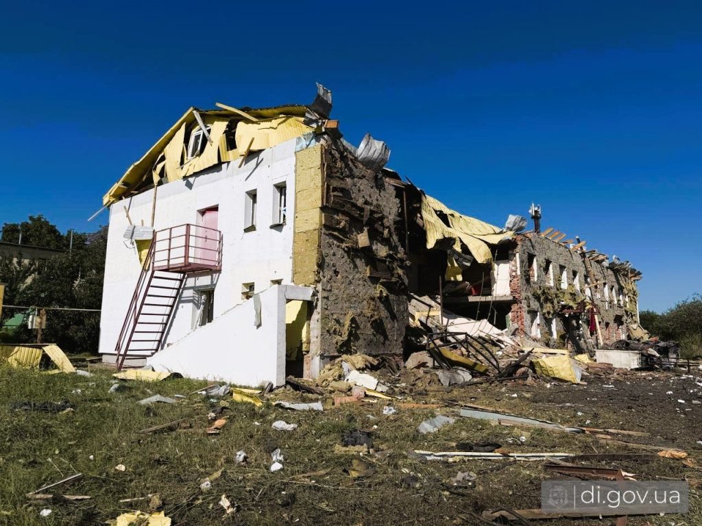 Понад десять БпЛА обстріляли Дергачі Понад десять БпЛА обстріляли Дергачі