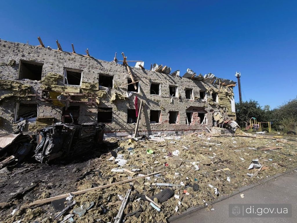 Понад десять БпЛА обстріляли Дергачі Понад десять БпЛА обстріляли Дергачі