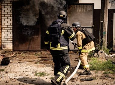 Пожежники тушать пожежу в Харкові
