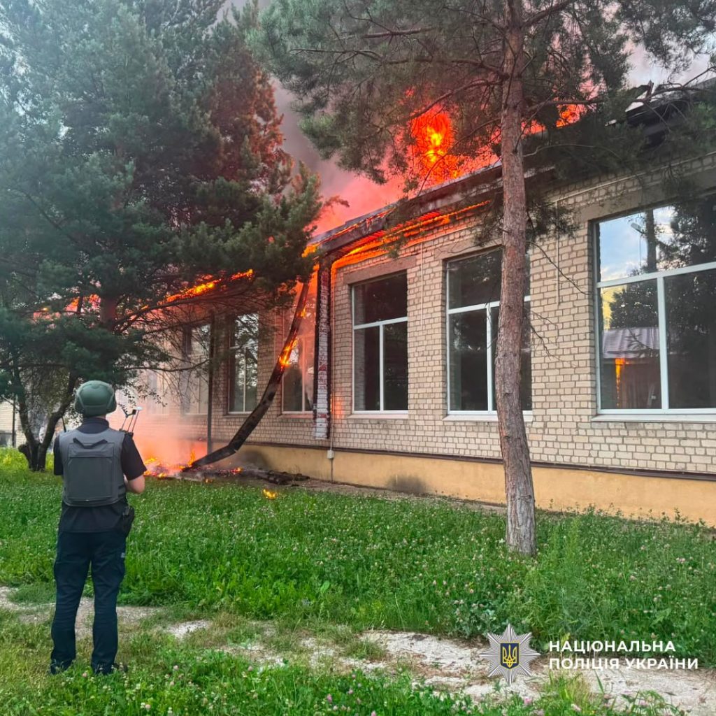 Минулої доби дев'ятеро людей постраждали через ворожі атаки Минулої доби дев'ятеро людей постраждали через ворожі атаки
