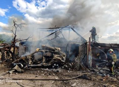 Росіяни вдарили КАБами по Ізюму: пʼятеро жінок постраждали