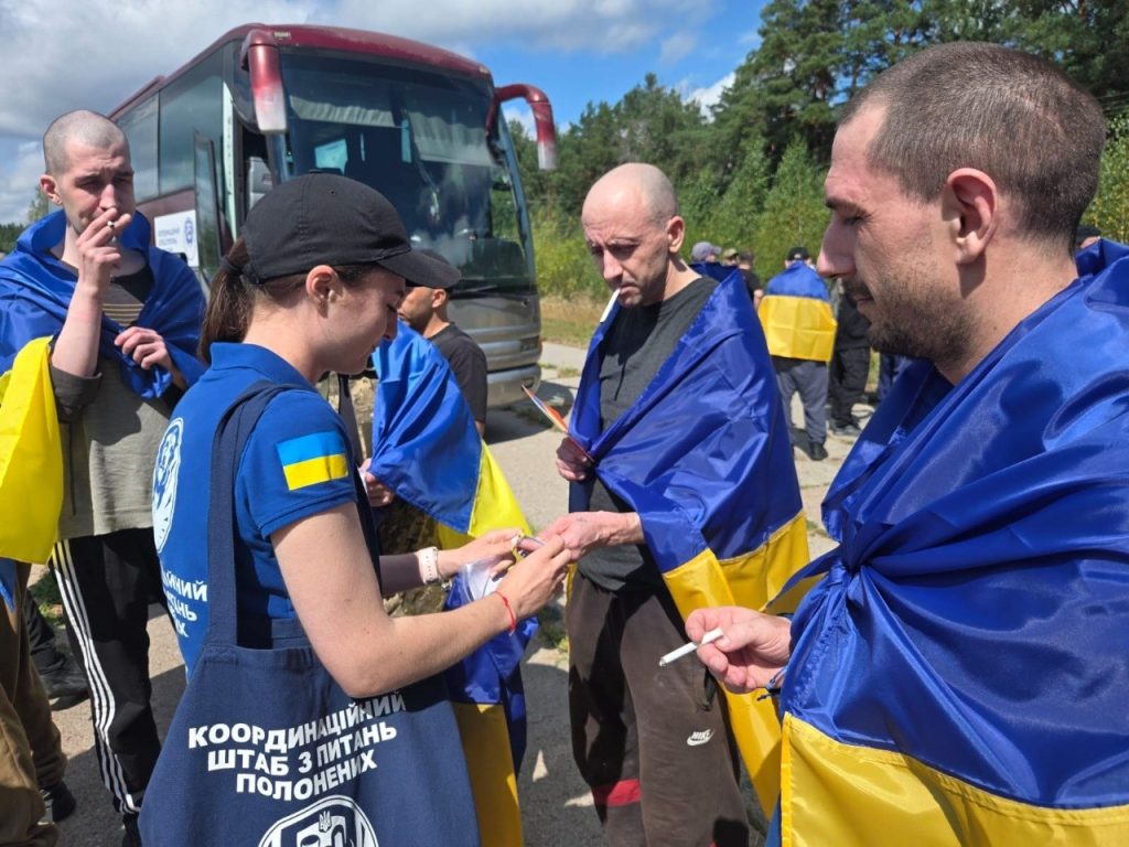 З російського полону звільнили 103 українських захисників З російського полону звільнили 103 українських захисників
