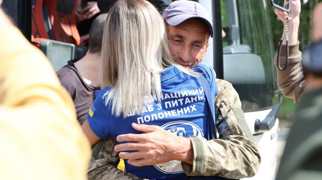 З російського полону звільнили 103 українських захисників З російського полону звільнили 103 українських захисників