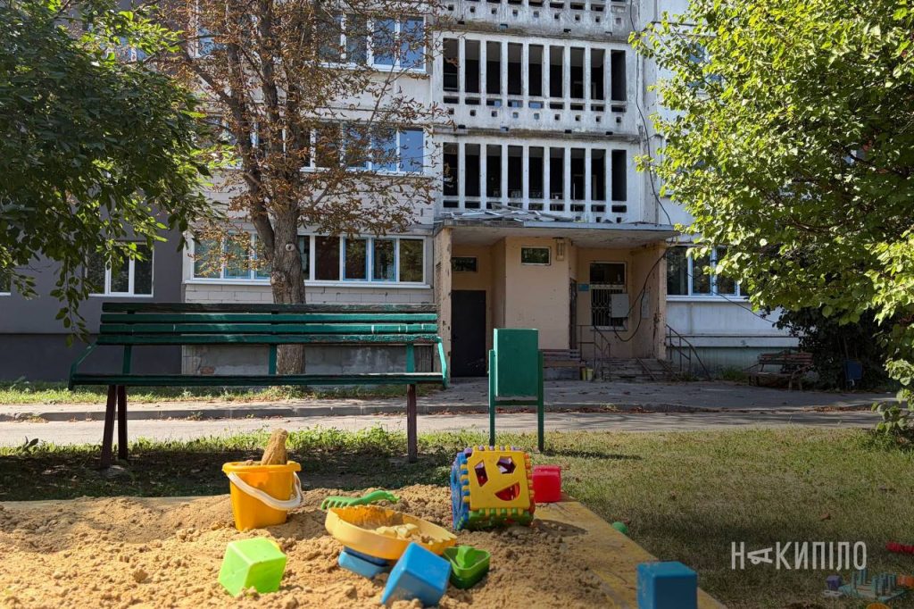 У Харкові ремонтують уражену росіянами багатоповерхівку на Салтівці Дев'ятиповерхівка на Північній Салтівці