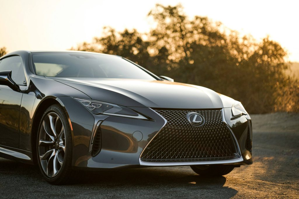 Комфорт Lexus і перші ознаки зносу: на що звернути увагу власнику преміального авто Brandon Russell. Unsplash.com