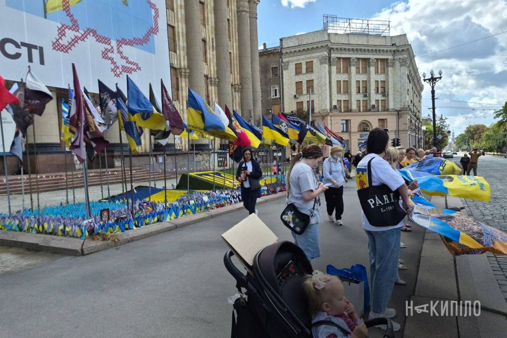 Відкрили «Скриньку надії» в центрі Харкова: листи полоненим Відкрили «Скриньку надії» в центрі Харкова: листи полоненим