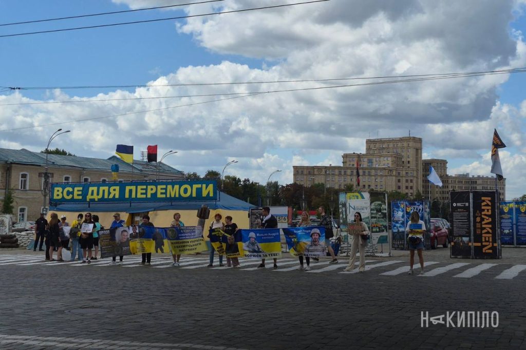 Відкрили «Скриньку надії» в центрі Харкова: листи полоненим Відкрили «Скриньку надії» в центрі Харкова: листи полоненим