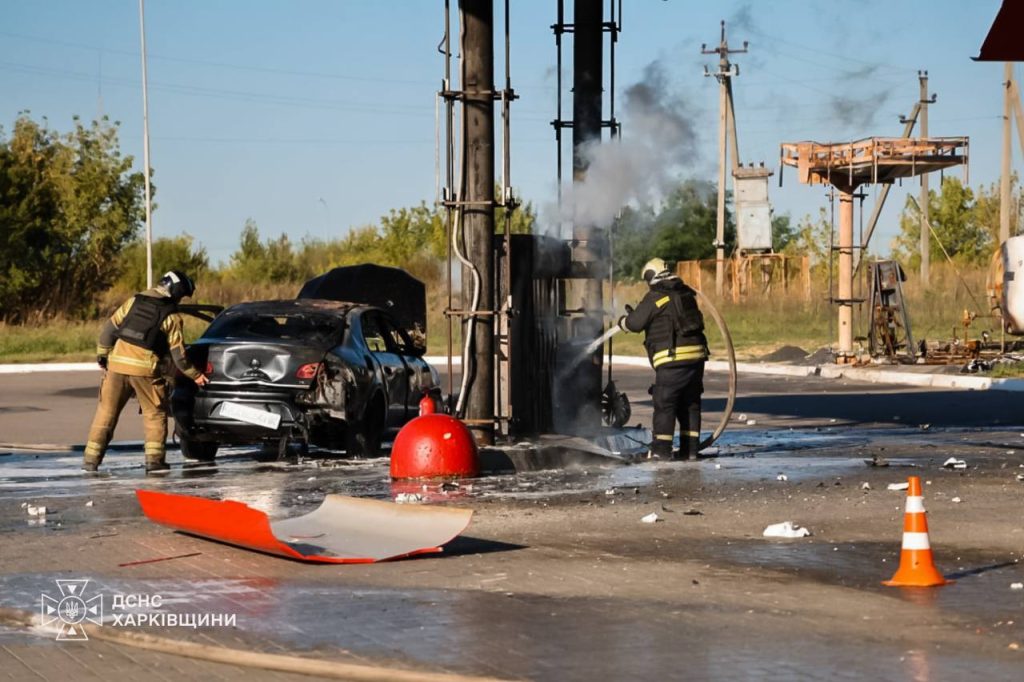 росіяни атакували АЗС у Харкові: двоє постраждалих