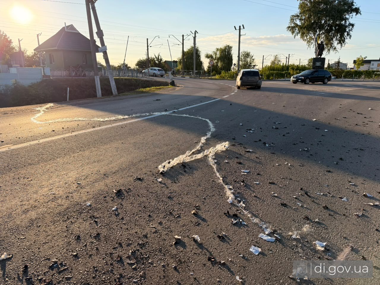 У Дергачах під Харковом FPV-дрон вдарив біля автобусної зупинки.