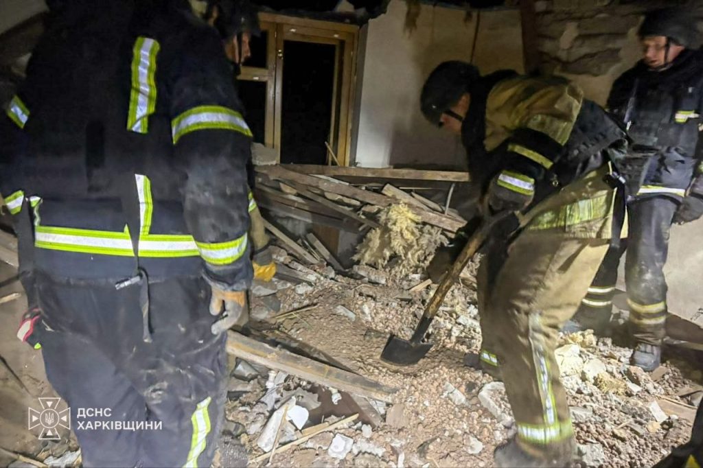 У Балаклії оголошено день жалоби за загиблими від російських ударів У Балаклії оголошено день жалоби за загиблими від російських ударів