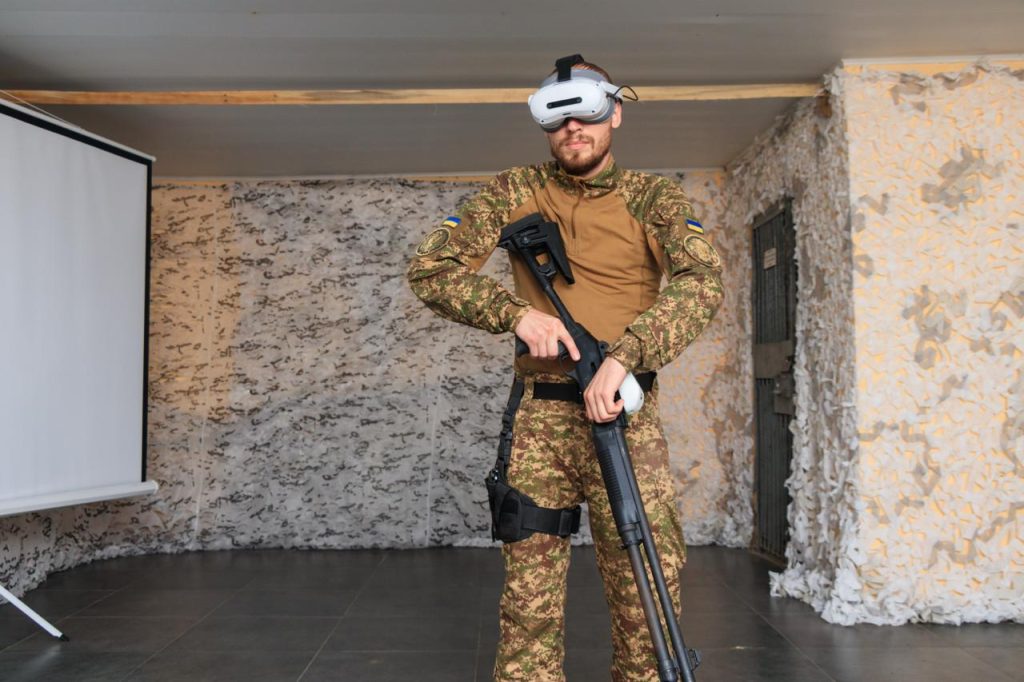 Військові бригади «Скіф» тренуються збивати FPV-дрони у віртуальній реальності Військові бригади «Скіф» тренуються збивати FPV-дрони у віртуальній реальності