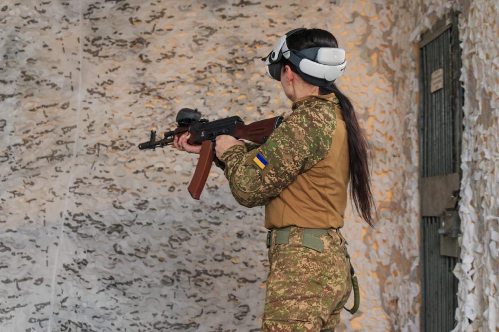 Військові бригади «Скіф» тренуються збивати FPV-дрони у віртуальній реальності Військові бригади «Скіф» тренуються збивати FPV-дрони у віртуальній реальності