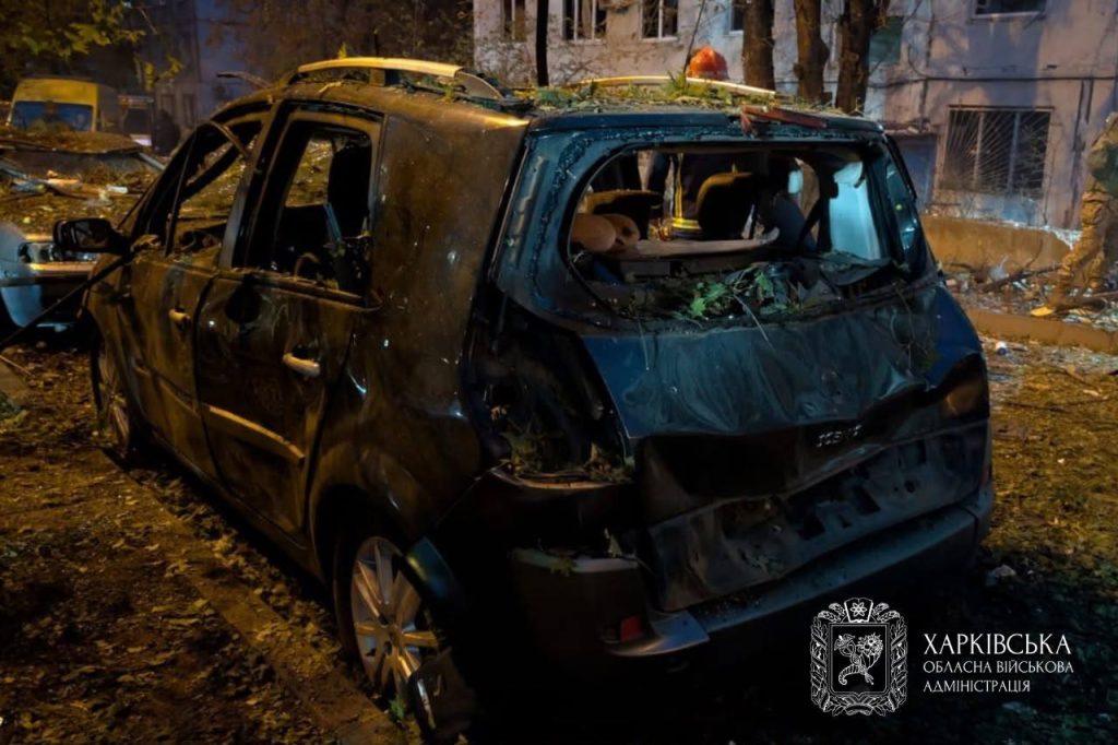 Фото з місця влучання в девʼятиповерхівку в Салтівському районі Харкова Фото з місця влучання в девʼятиповерхівку в Салтівському районі Харкова