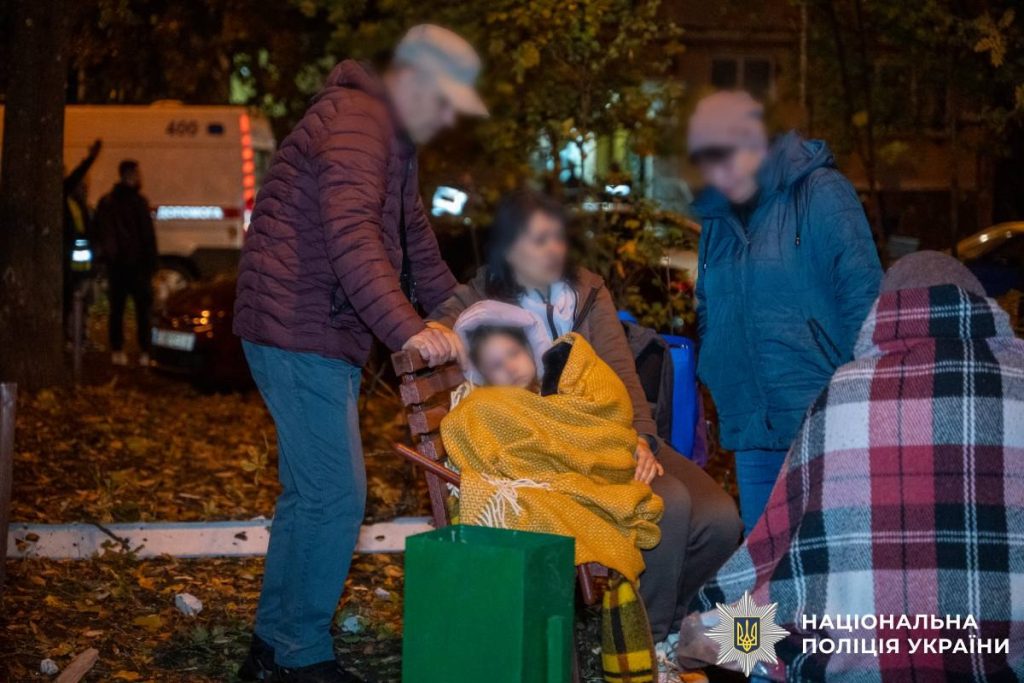 Двоє людей загинули через ворожі обстріли Харківщини минулої доби Двоє людей загинули через ворожі обстріли Харківщини минулої доби