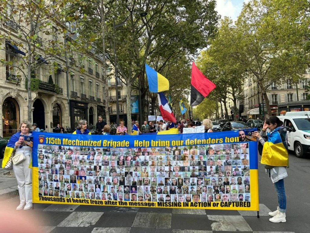 Акції на підтримку полонених і зниклих безвісти пройшли в Харкові та Франції Акції на підтримку полонених і зниклих безвісти пройшли в Харкові та Франції