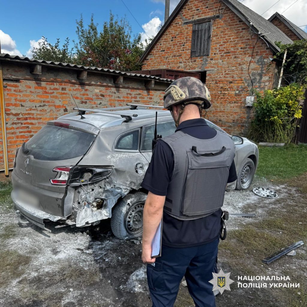 Двоє людей постраждали через ворога на Харківщині минулої доби Двоє людей постраждали через ворога на Харківщині минулої доби