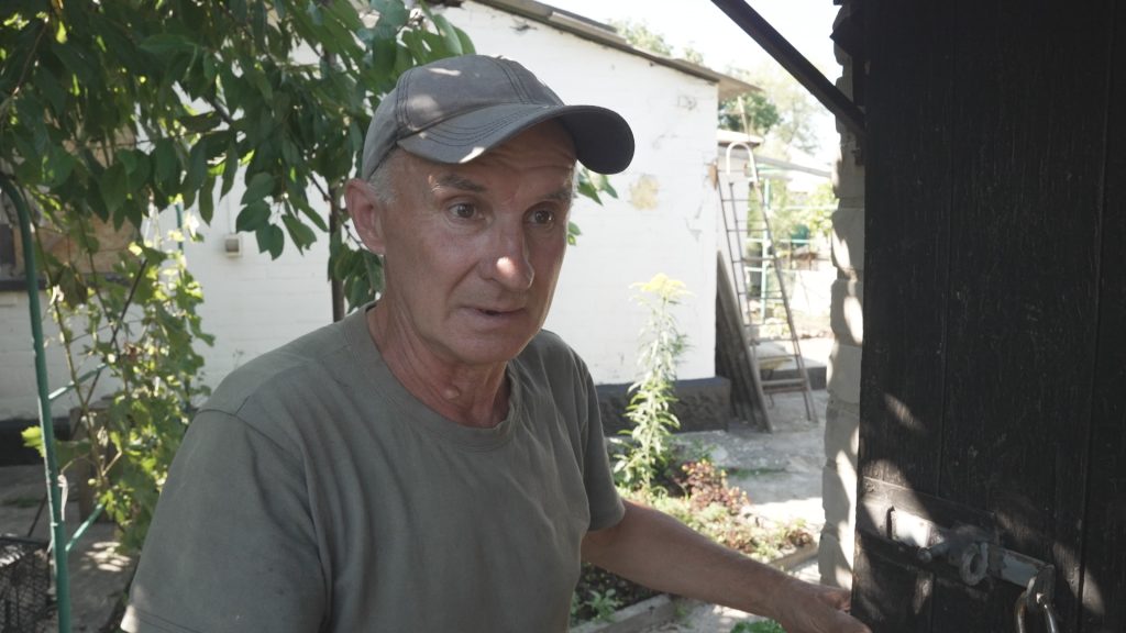 Без зв’язку і під обстрілами: евакуація з Шевченкового Юрій