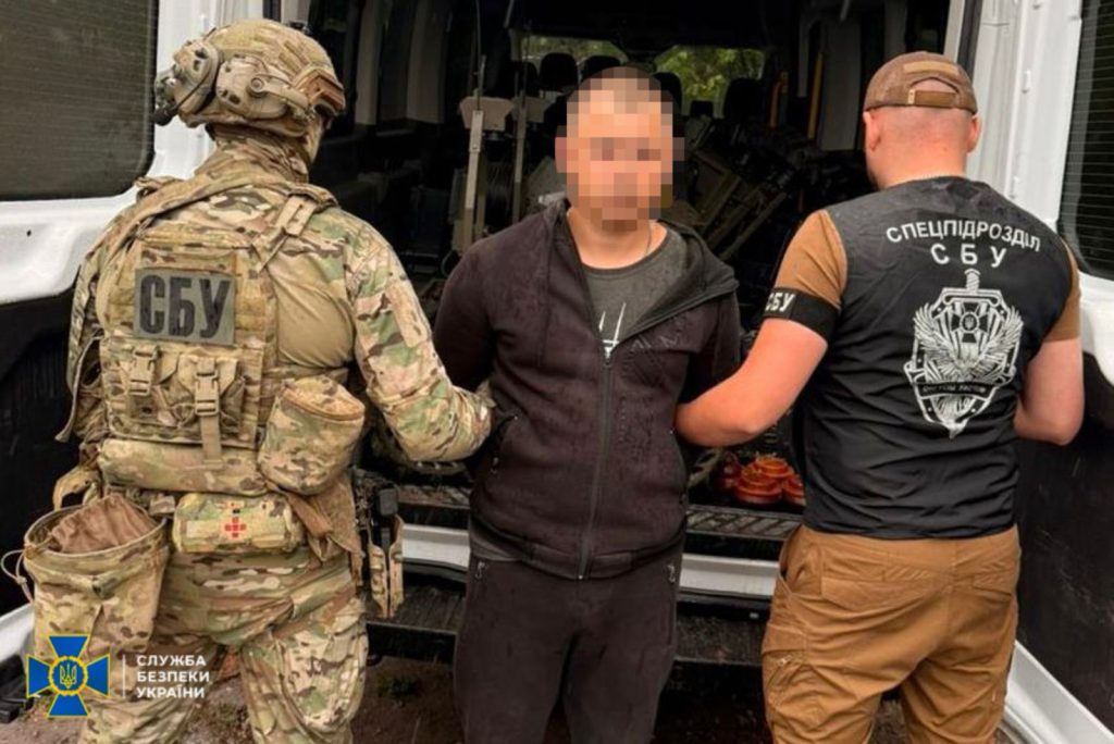 У Харкові затримали нацгвардійця, який продавав дрони та НРК У Харкові затримали нацгвардійця, який продавав дрони та НРК