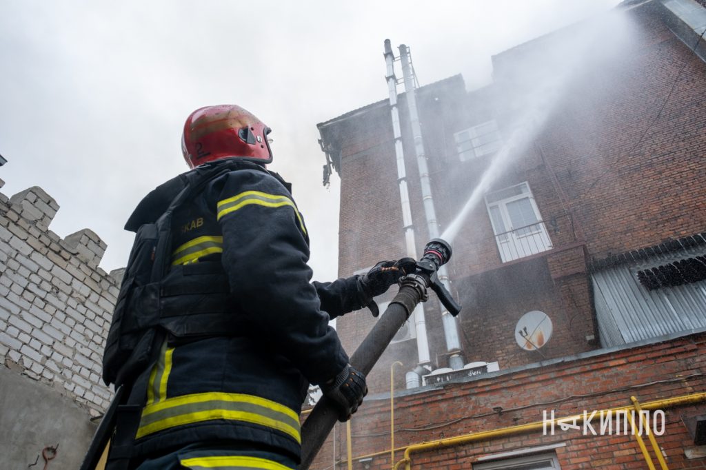 Фото пожежі в центрі Харкова після влучання реактивного БпЛА Фото пожежі в центрі Харкова після влучання реактивного БпЛА
